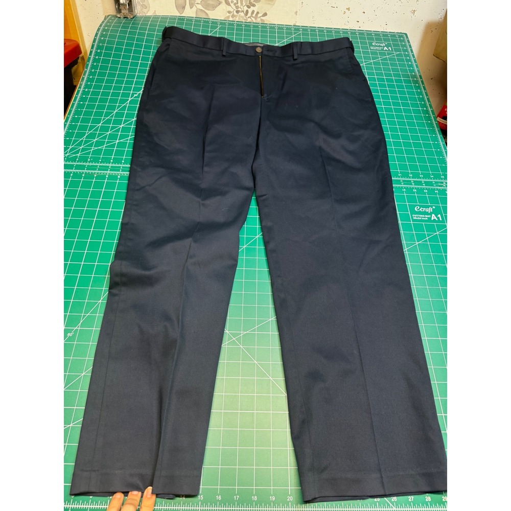 Haggar Premium No Iron Khaki Navy Blue Classic Fit Stretch Pants 42x32 Mens